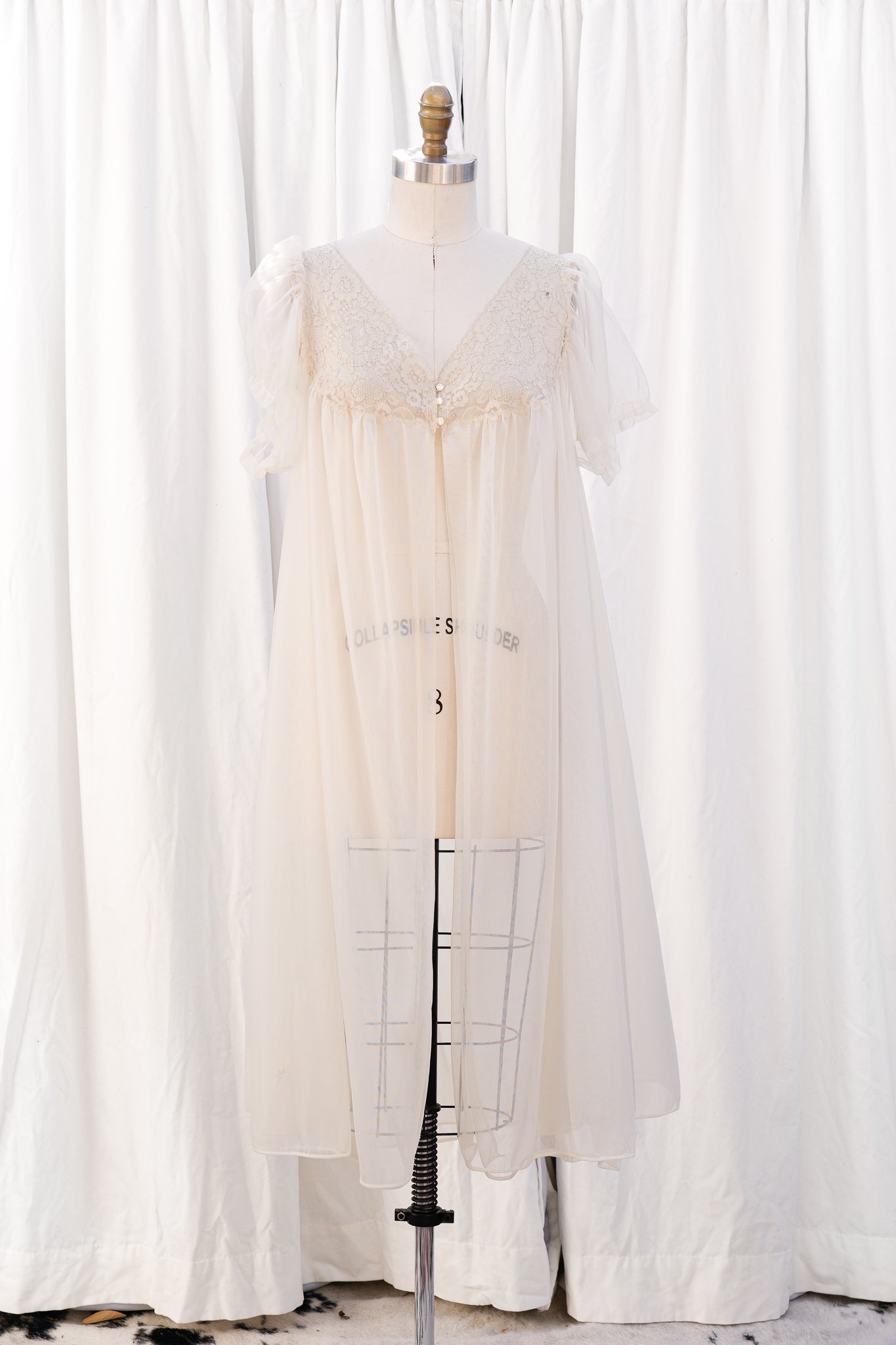 Vintage 1960s Nylon Chiffon Sheer Peignoir / Dressing Gown