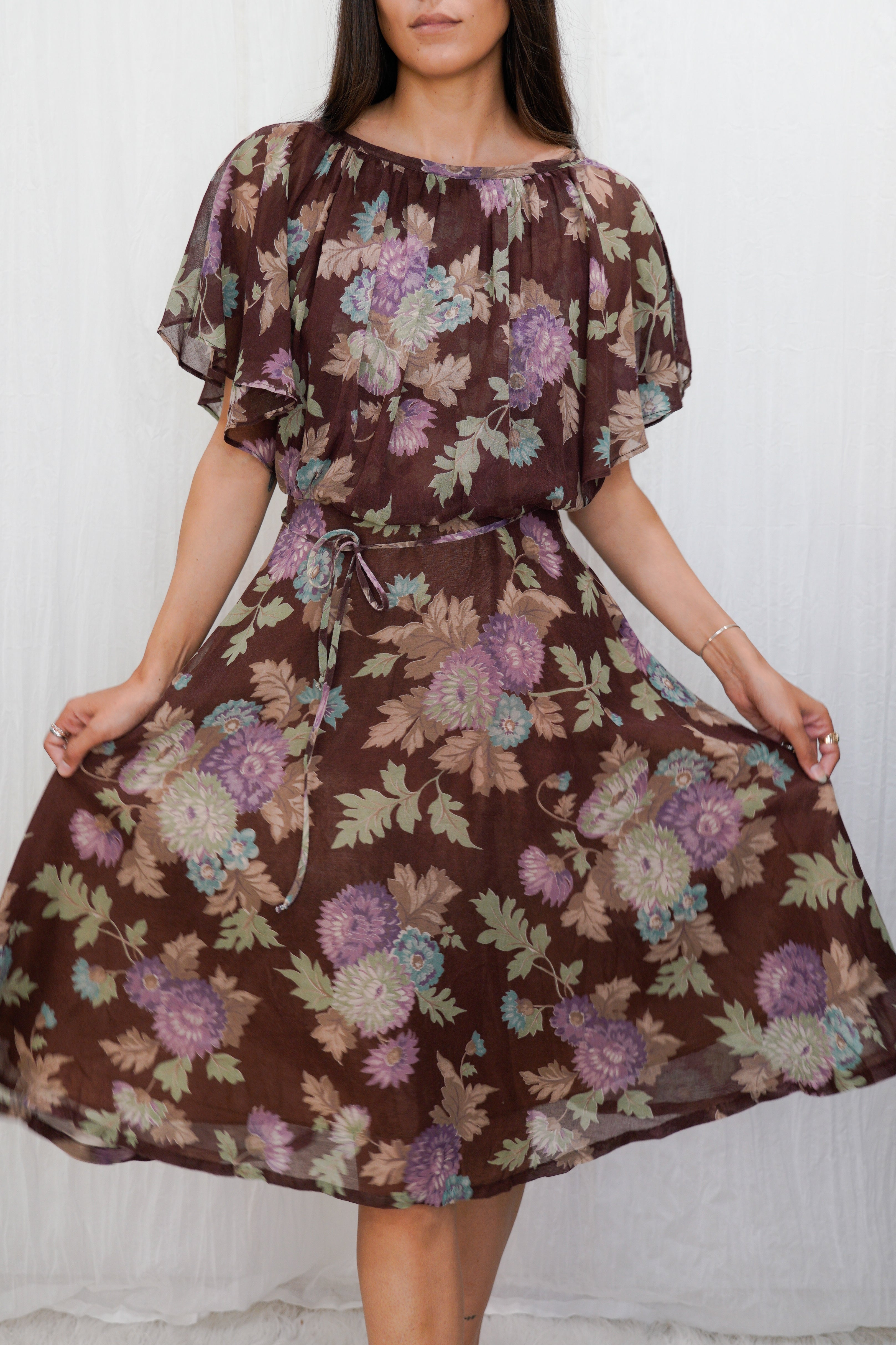 Vintage 1970s Floral Print Flutter Sleeve Knee-Length Dress