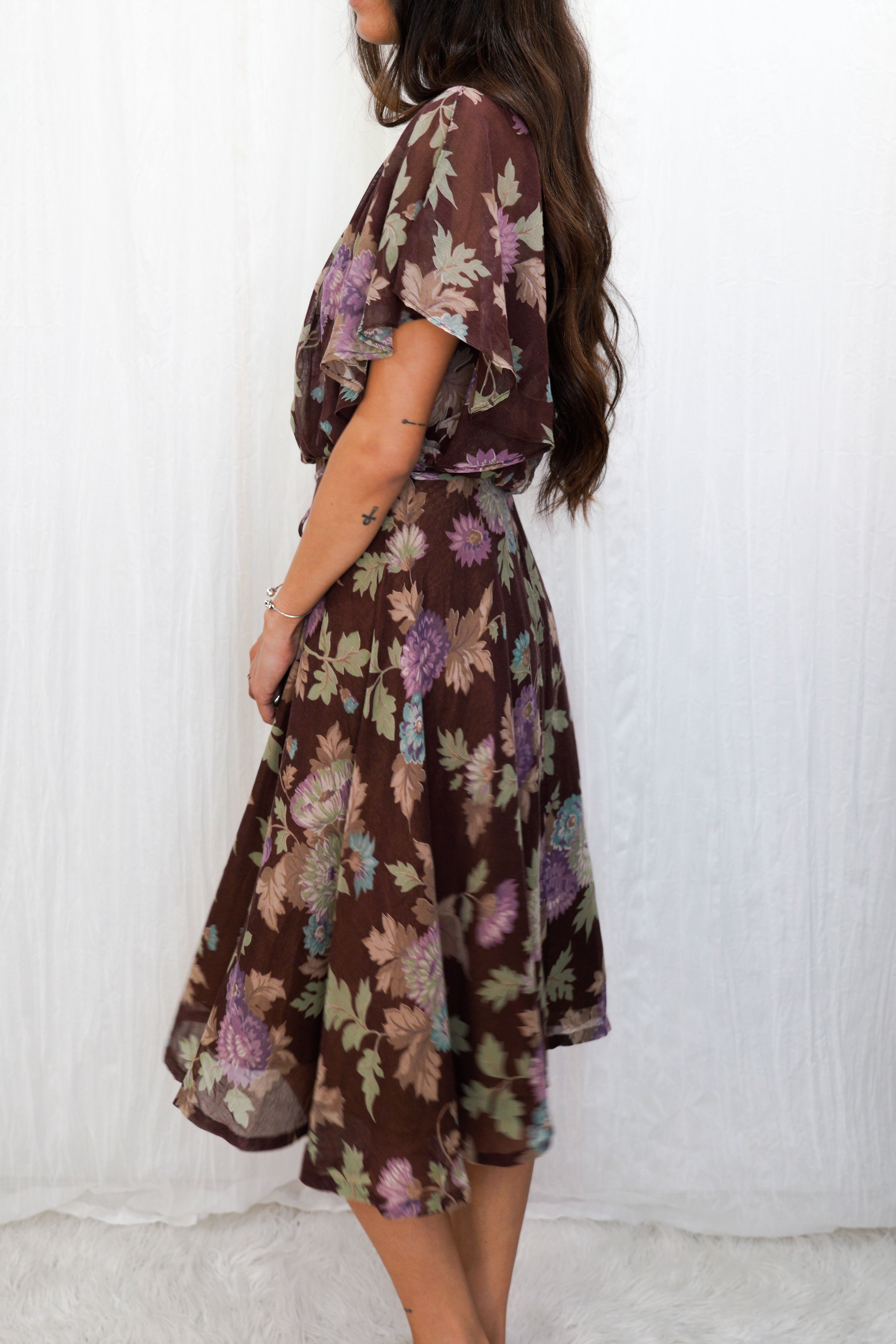 Vintage 1970s Floral Print Flutter Sleeve Knee-Length Dress