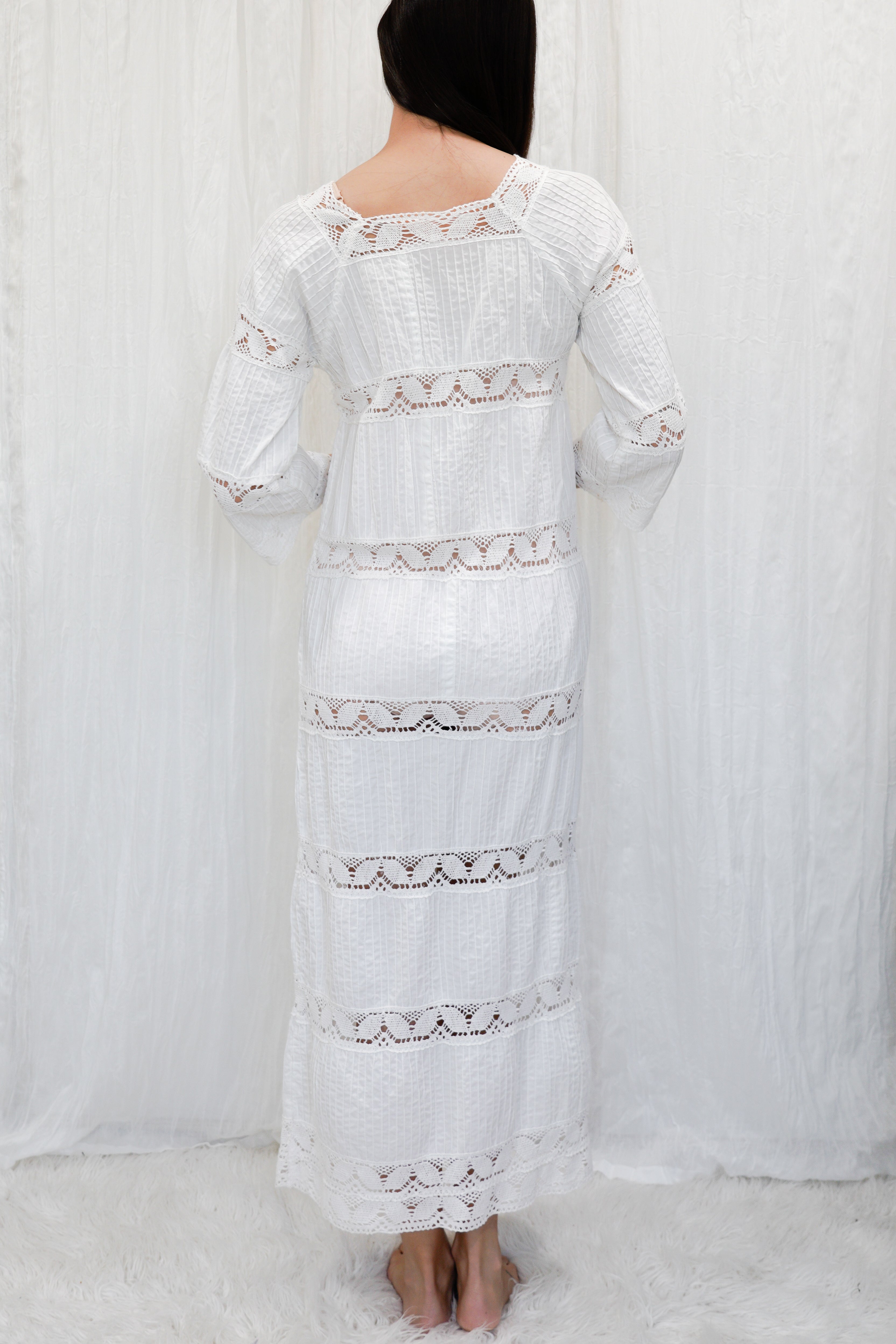 VINTAGE 1960-1970s Pin-Tucked Cotton Lace Mexican Dress