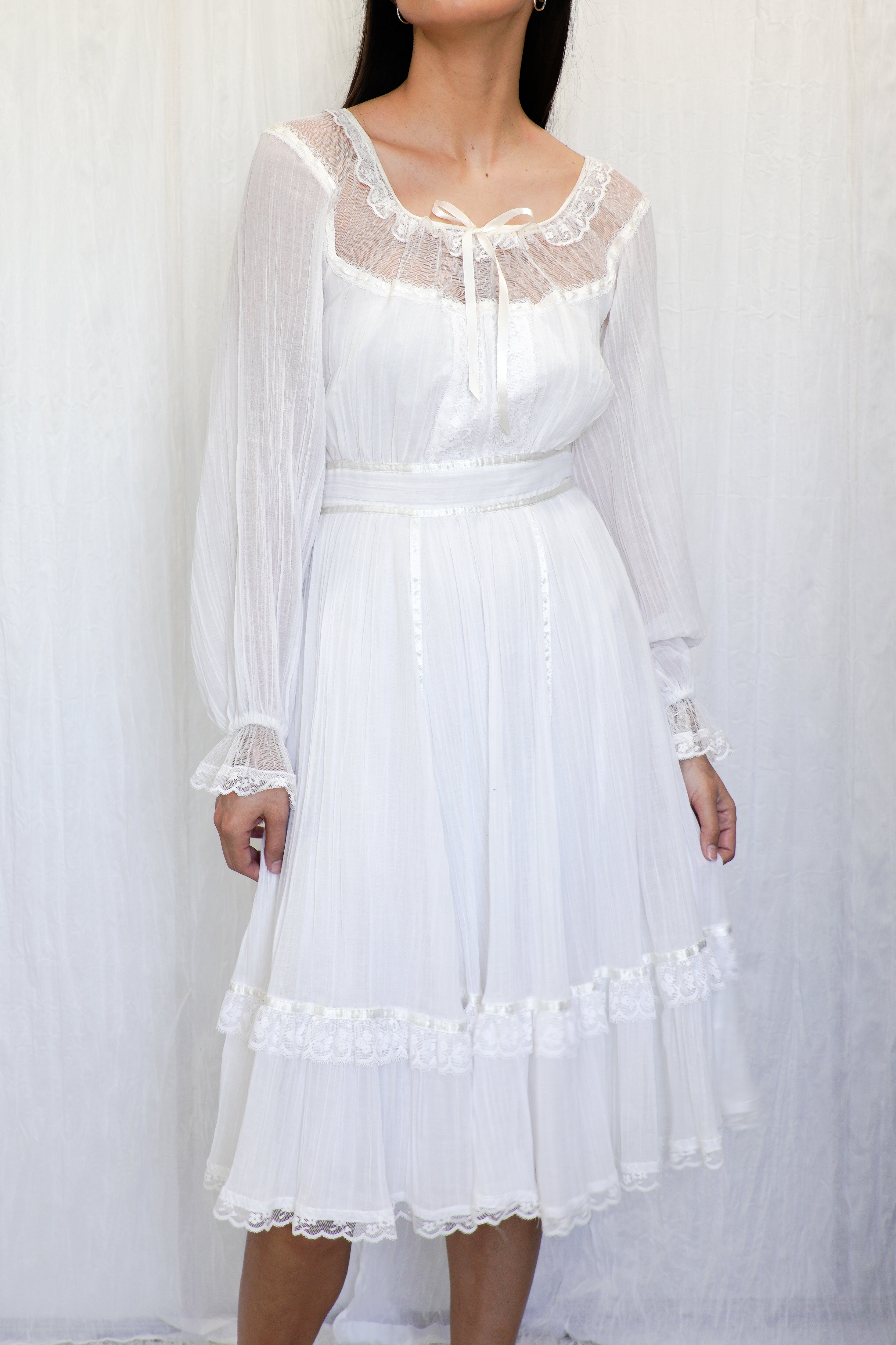 VINTAGE 1970s Gunne Sax Knee-Length Dress