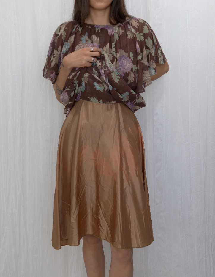 Vintage 1970s Floral Print Flutter Sleeve Knee-Length Dress