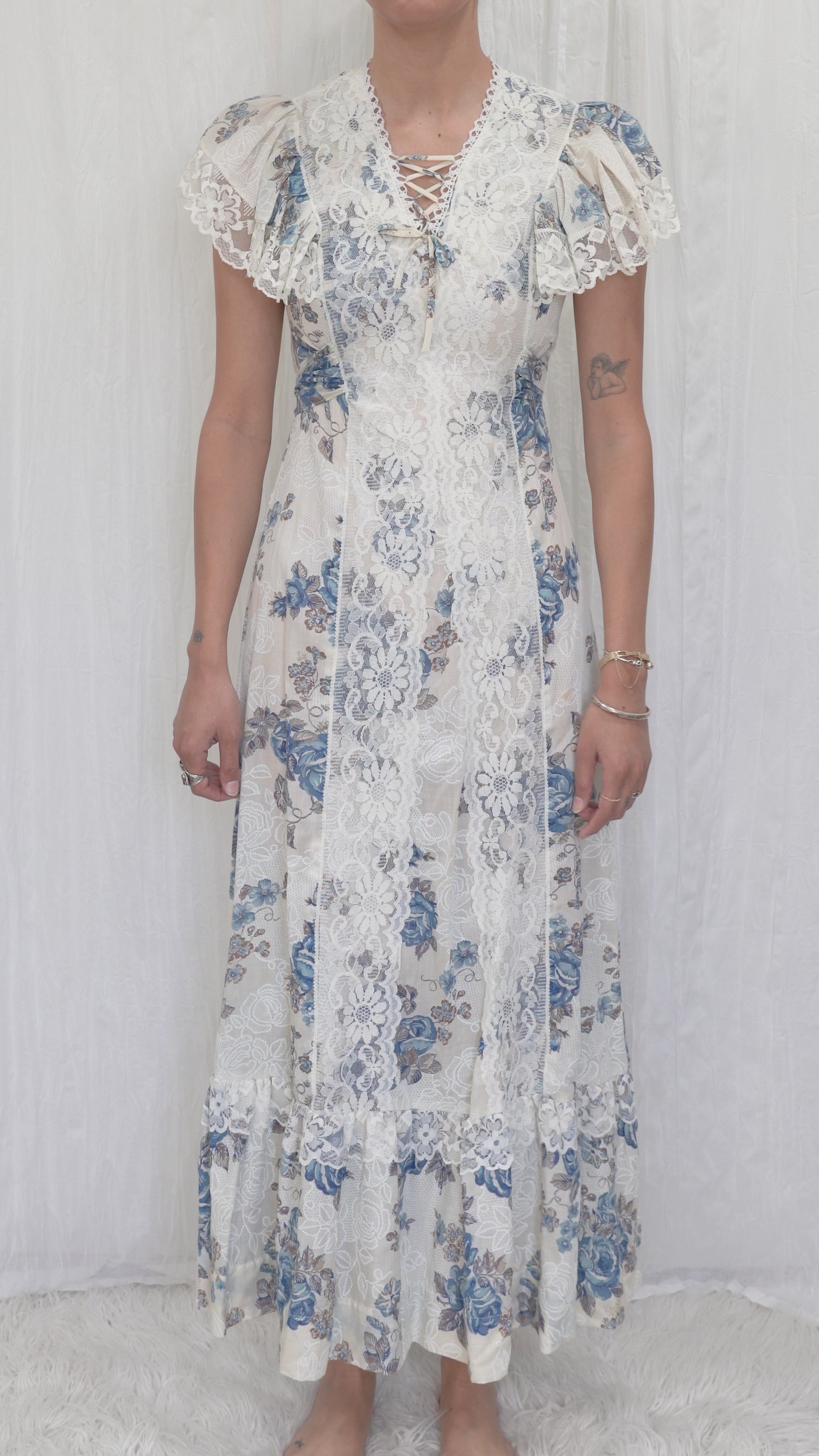 Vintage 1970s Blue Floral Prairie Maxi Dress