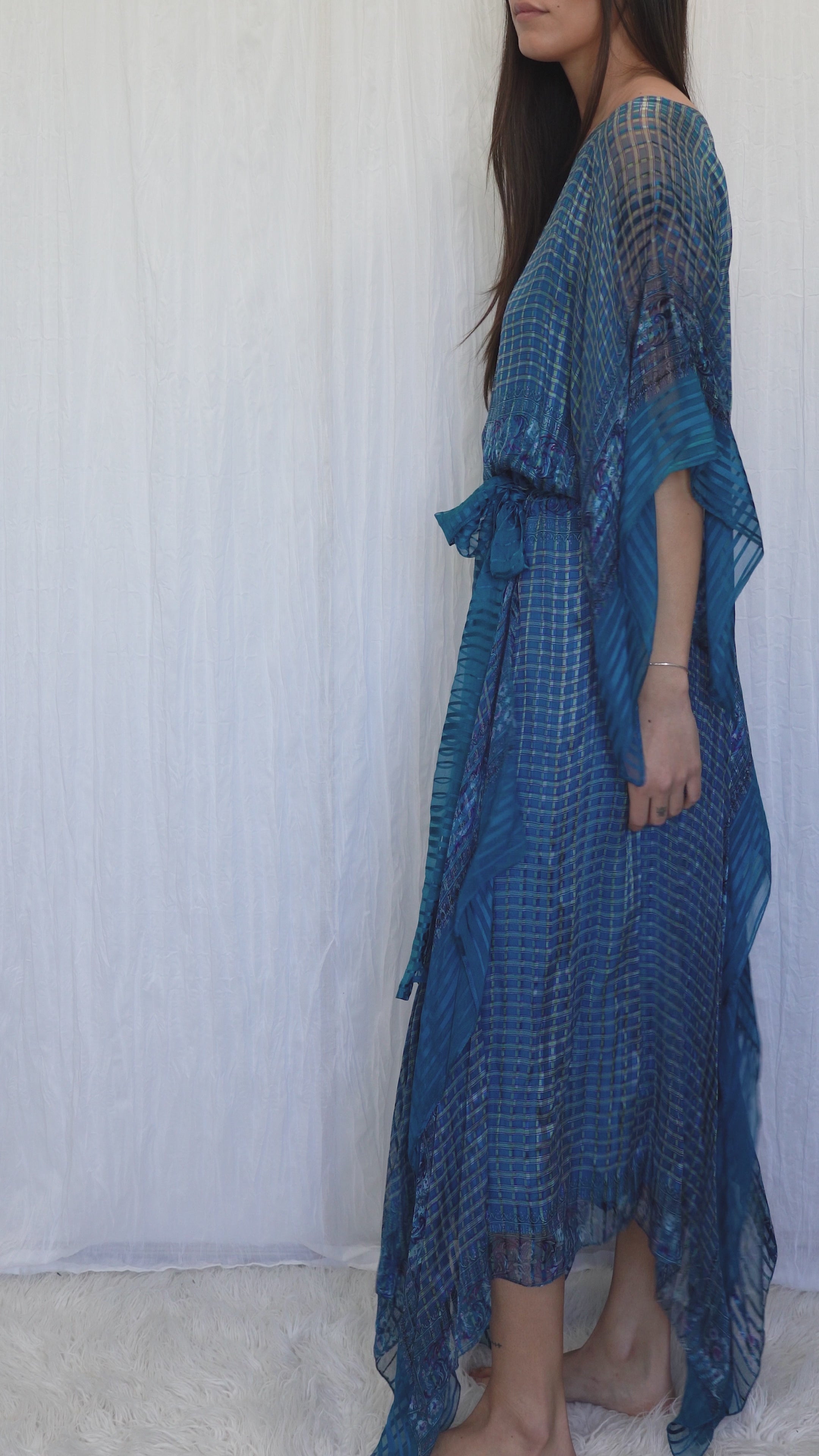 VINTAGE 1970s The Silk Farm by Icinoo Dress