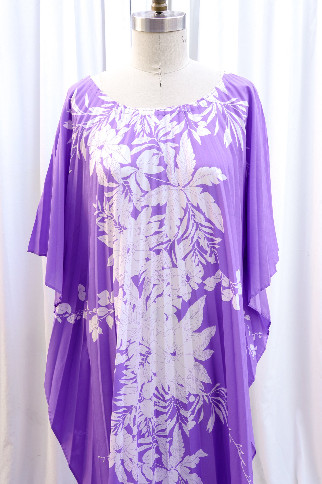 VINTAGE 1970's PLEATED KAFTAN