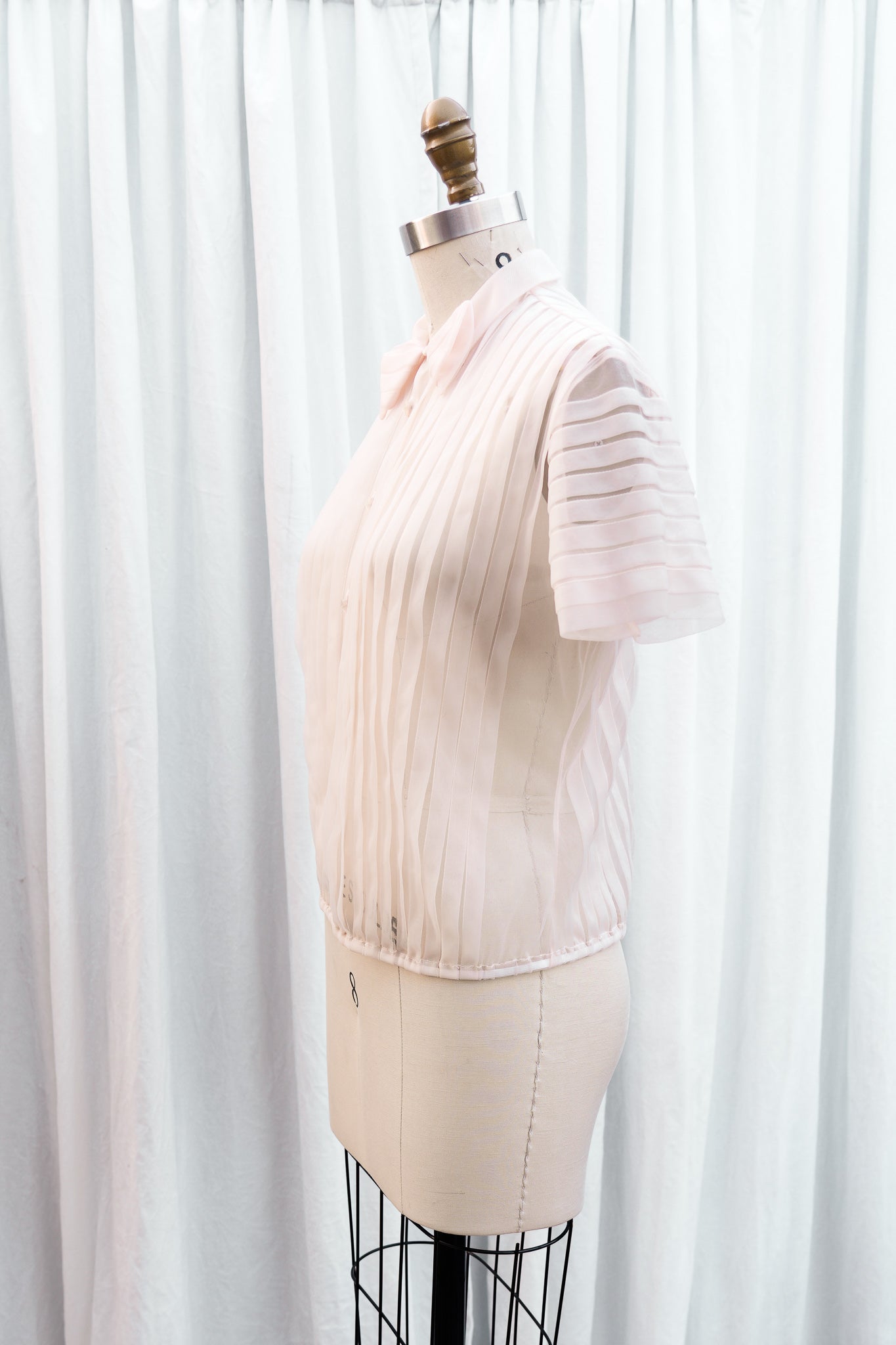 VINTAGE 1950's NYLON PLEATED BLOUSE