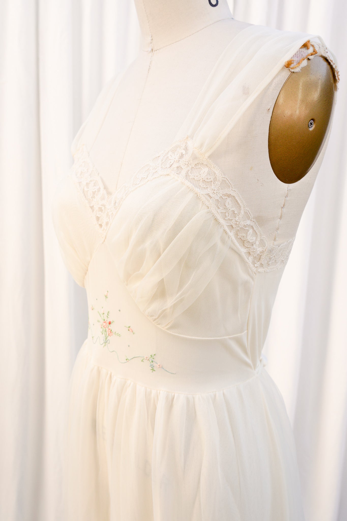 VINTAGE 1960's NYLON NEGLIGEE