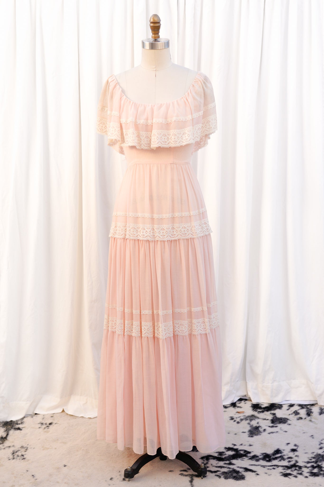 VINTAGE 1960's TIERED LACE GOWN